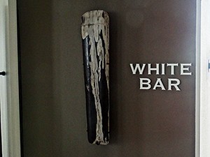 WHITE BAR